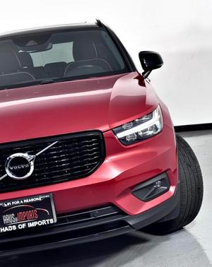 2019 Volvo XC40 T5 R-Design