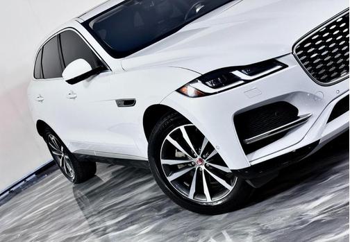 Yulong White 2021 Jaguar F-PACE S