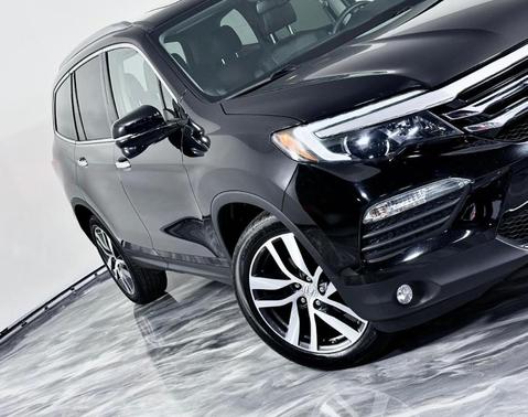 Black 2018 Honda Pilot Touring