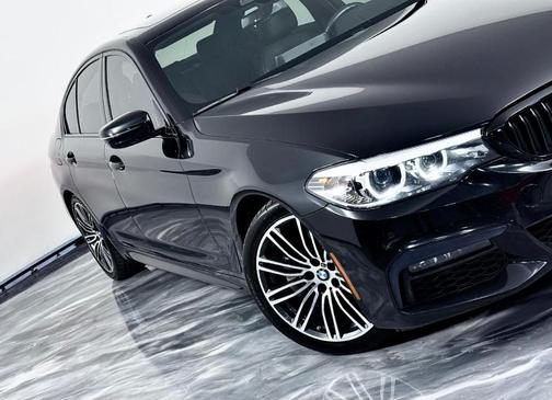 Black 2019 BMW 530 i xDrive
