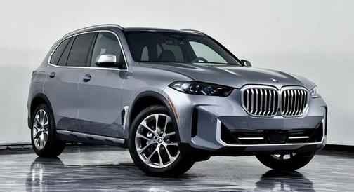 Gray 2024 BMW X5 xDrive40i