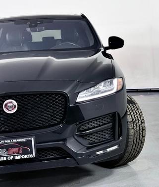 2019 Jaguar F-PACE 30t R-Sport