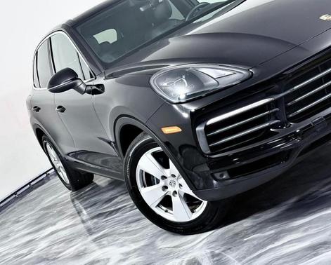 Black 2019 Porsche Cayenne Base