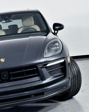 2022 Porsche Macan Base