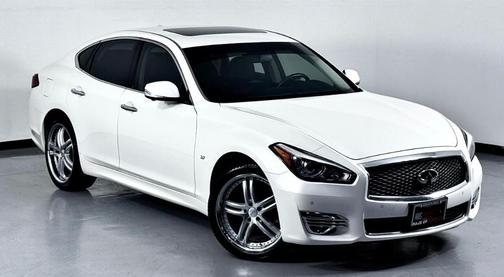 2018 INFINITI Q70 3.7X LUXE
