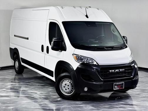 White 2024 RAM ProMaster 2500 High Roof