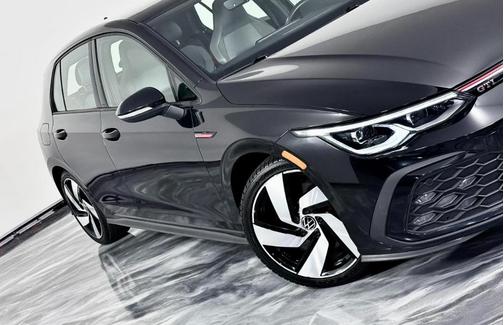 Deep Black Pearl Effect 2022 Volkswagen Golf GTI 2.0T SE