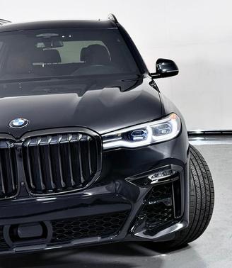 2021 BMW X7 M50i