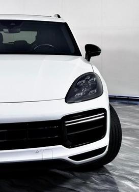 White 2019 Porsche Cayenne Turbo