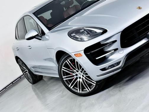 2017 Porsche Macan Turbo