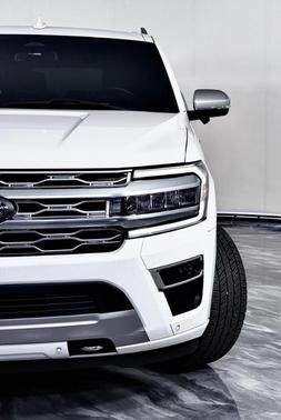 White 2022 Ford Expedition Max Platinum