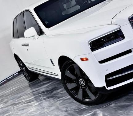 White 2020 Rolls-Royce Cullinan