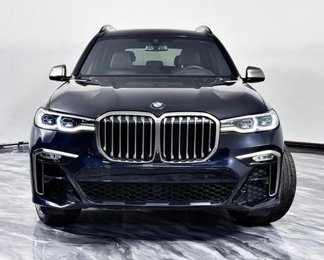 Black 2022 BMW X7 M50i