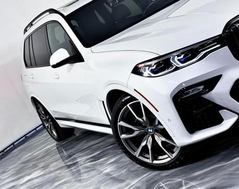 White 2022 BMW X7 M50i
