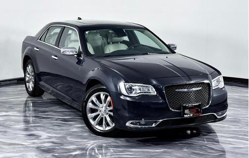 Gray 2018 Chrysler 300 Limited