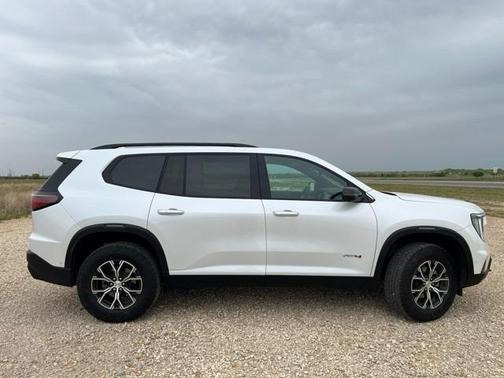 2024 GMC Acadia AT4