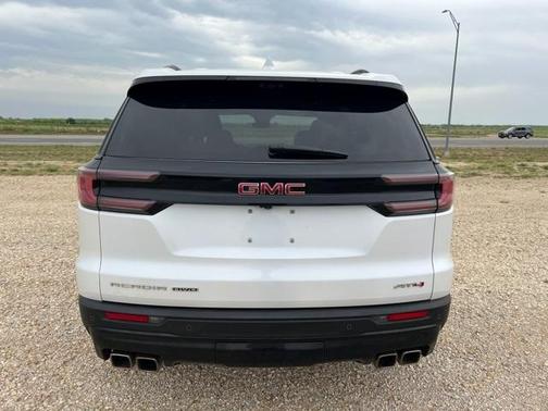 2024 GMC Acadia AT4