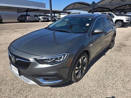 2018 Buick Regal TourX Essence