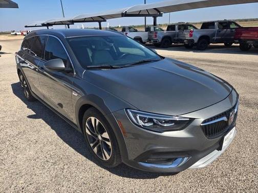 2018 Buick Regal TourX Essence