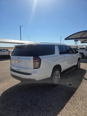 2024 Chevrolet Suburban LT