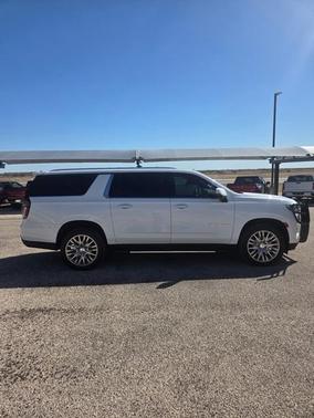 2024 Chevrolet Suburban LT