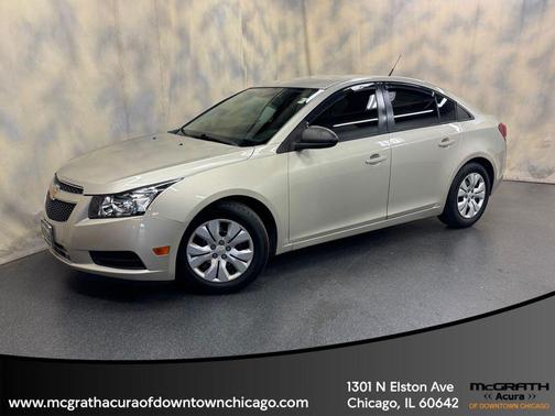 Champagne Silver Metallic 2013 Chevrolet Cruze LS