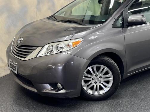 2011 Toyota Sienna XLE