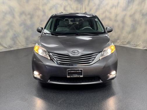 2011 Toyota Sienna XLE