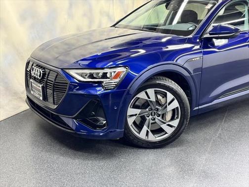2022 Audi e-tron Sportback S line Premium