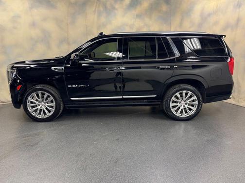 Onyx Black 2022 GMC Yukon Denali