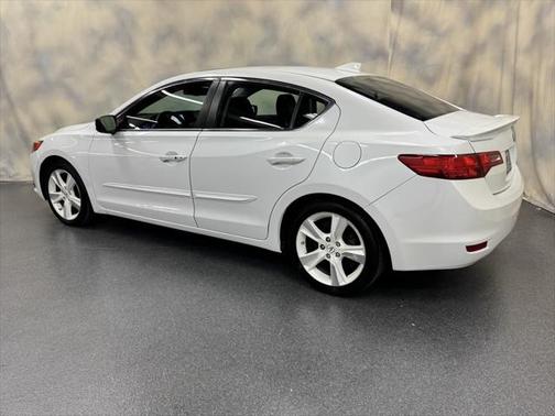 2013 Acura ILX 2.0L Technology