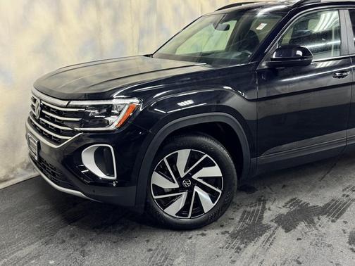 2025 Volkswagen Atlas 2.0T SE w/Technology 4MOTION