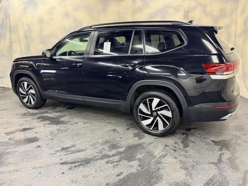 2025 Volkswagen Atlas 2.0T SE w/Technology 4MOTION