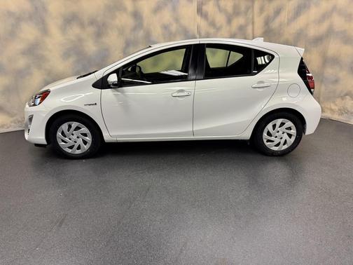 2016 Toyota Prius c Four