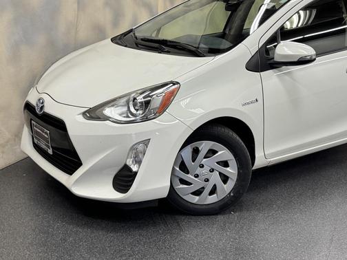 2016 Toyota Prius c Four