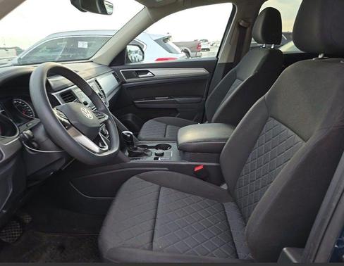 Agate Black Metallic 2022 Ford Escape SE
