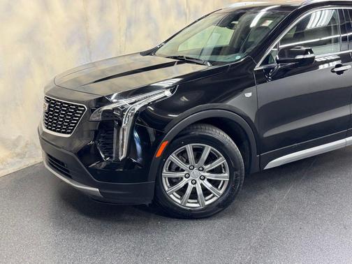 Stellar Black Metallic 2023 Cadillac XT4 Premium Luxury
