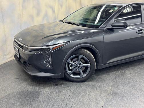 Interstellar Gray 2025 Kia K4 LXS