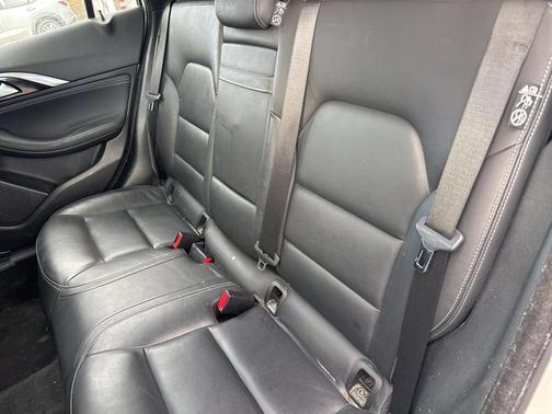 2017 INFINITI QX30 Premium