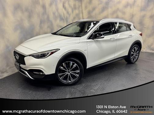 2017 INFINITI QX30 Premium