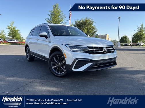 Opal White Pearl Effect 2023 Volkswagen Tiguan 2.0T SE