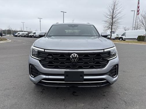 2024 Volkswagen Atlas Cross Sport 2.0T SEL Premium R-Line