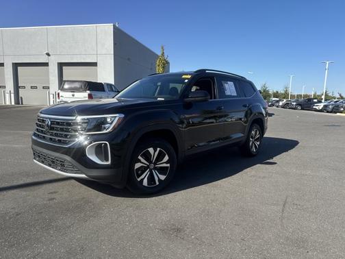 2025 Volkswagen Atlas 2.0T SE