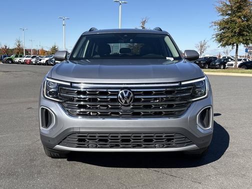 2024 Volkswagen Atlas 2.0T SE w/ Technology