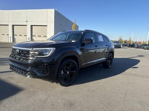 2025 Volkswagen Atlas Cross Sport 2.0T SEL R-Line Black