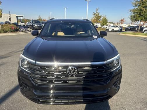 2025 Volkswagen Atlas Cross Sport 2.0T SEL R-Line Black