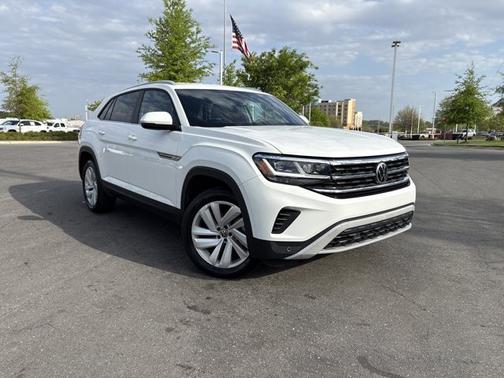 Pure White 2022 Volkswagen Atlas Cross Sport 3.6 V6 SE w/ Technology