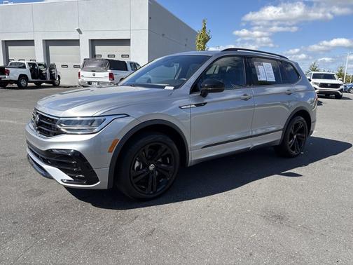 2024 Volkswagen Tiguan 2.0T SE R-Line Black