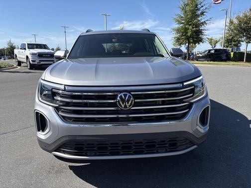 2025 Volkswagen Atlas 2.0T SE w/ Technology