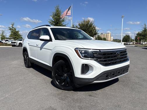 2024 Volkswagen Atlas 2.0T SE w/ Technology